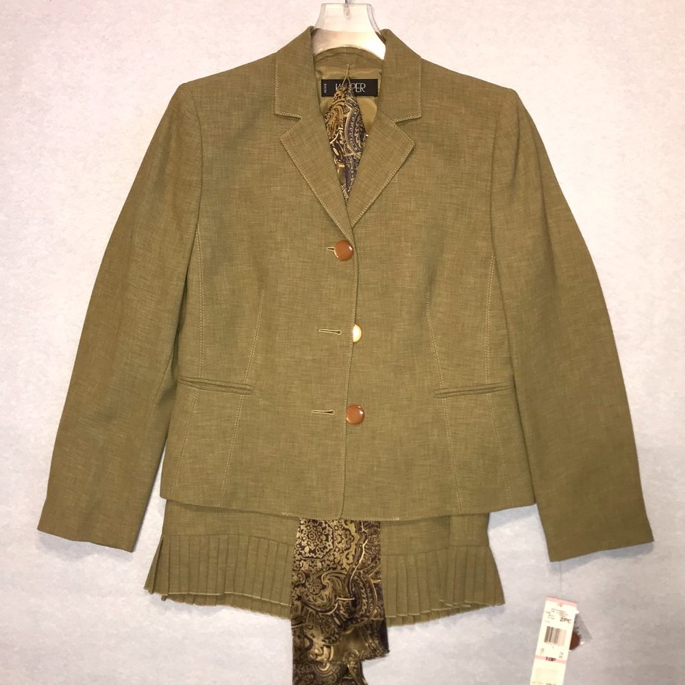 NWT Women's Kasper Size 10 Petite Pine 2 Piece Set